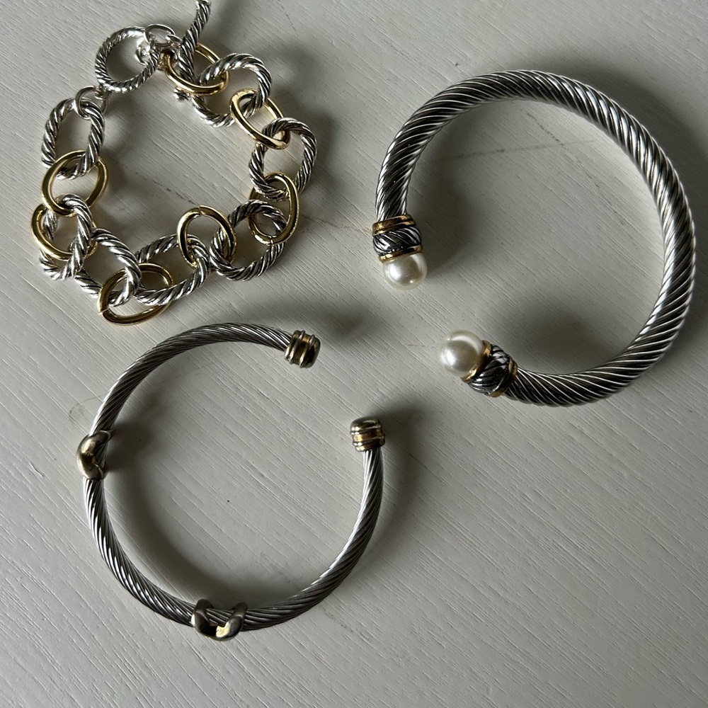 Set of 3 brackets adjustable silver with gold mixed metal